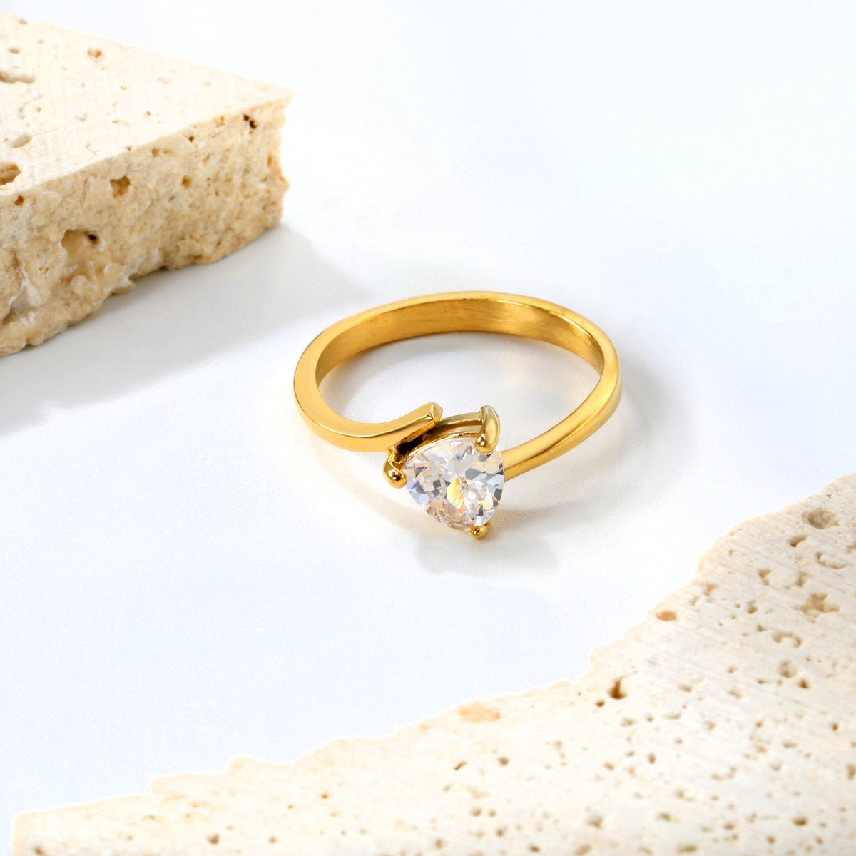 Amora Ring