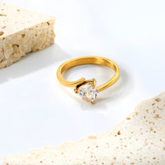 Amora Ring